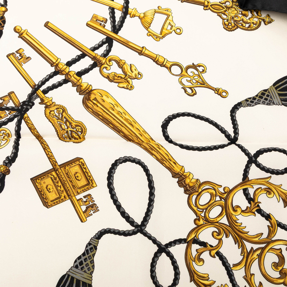 Pre-Loved Hermes Les Cles Silk Scarf 90 - Picture 5 of 6